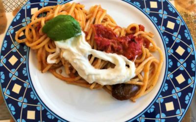 Spaghetti quadrati Carla Latini con pomodorini arrostiti e stracciatella