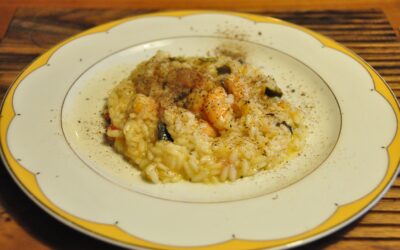 Riso Acquerello con mazzancolle, peperoni, olive e polvere di cappero