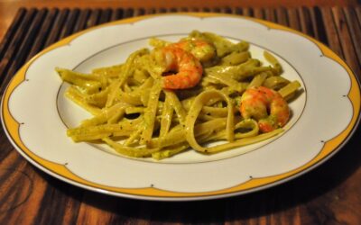 Pasta con pesto alle arance e mazzancolle